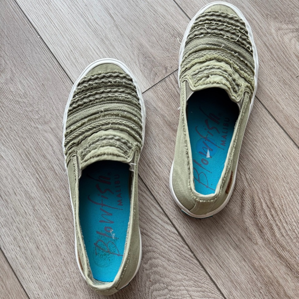 Blowfish Women's Green Slip-On Sneakers
